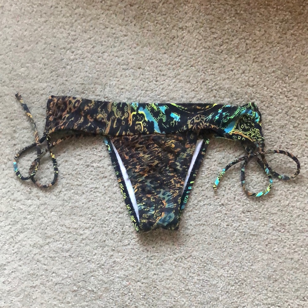 NWT Nubia Swimwear Paisley Print Side-Tie Bikini Bottoms - M